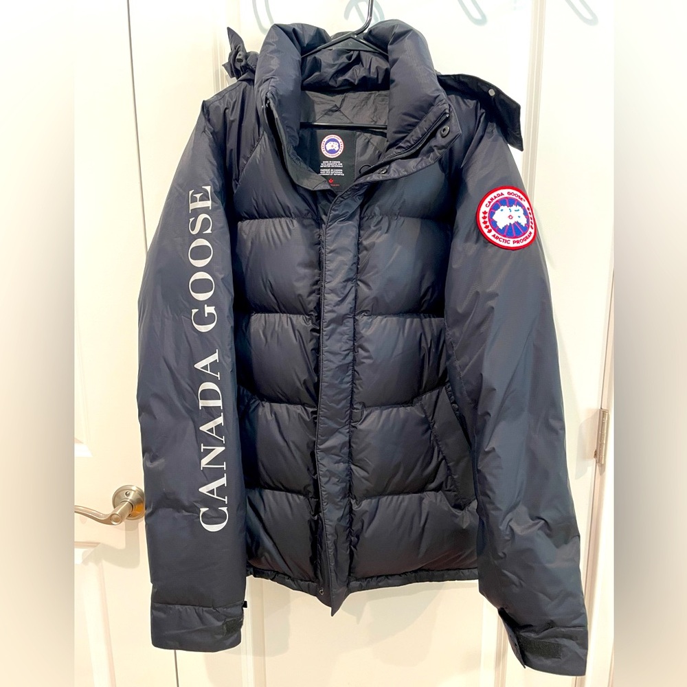 Like New Mens Canadá Goose puffer jacket